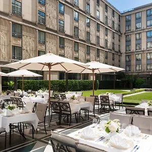 Du Collectionneur Hotel
