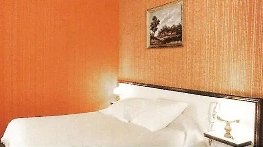 Avenir Hotel Paris 2*,